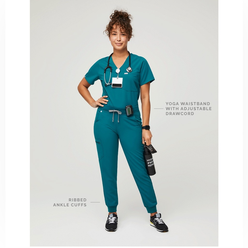 Pacific Blue Figs Catarina Top & Zamora Bottoms